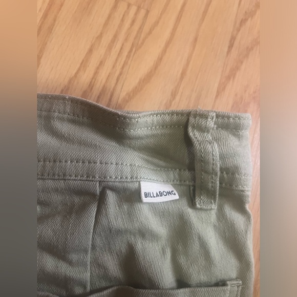 Green Billabong flared pants - Picture 7 of 10